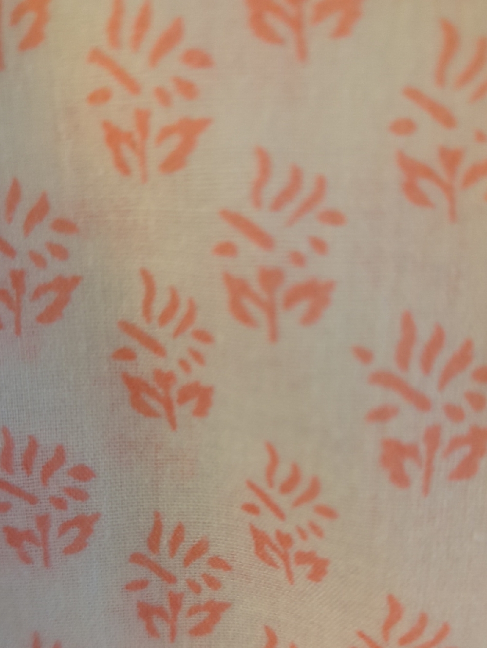 Velvet by Graham & Spencer Pale Orange Floral Split-Neck Blouse Size M - Picture 3 of 6